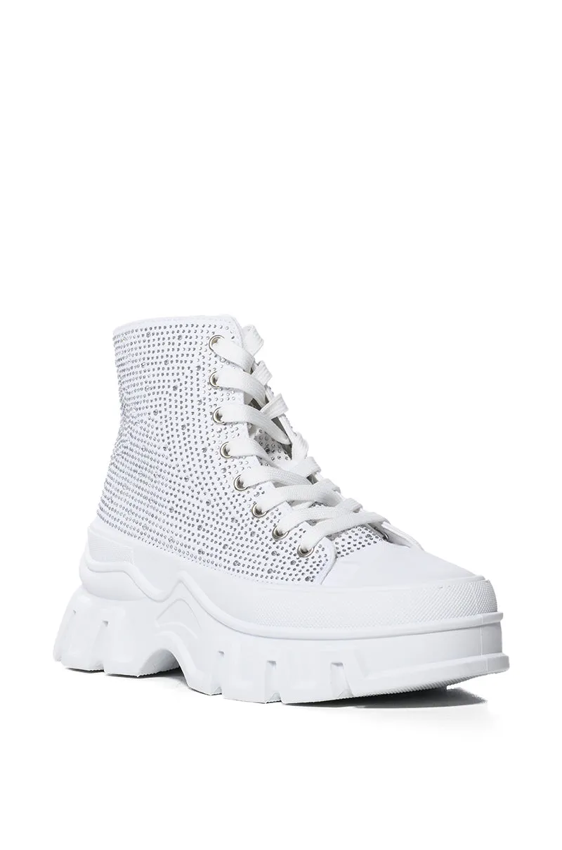 AZALEA WANG LIBBIE EMBELLISHED SNEAKER IN WHITE