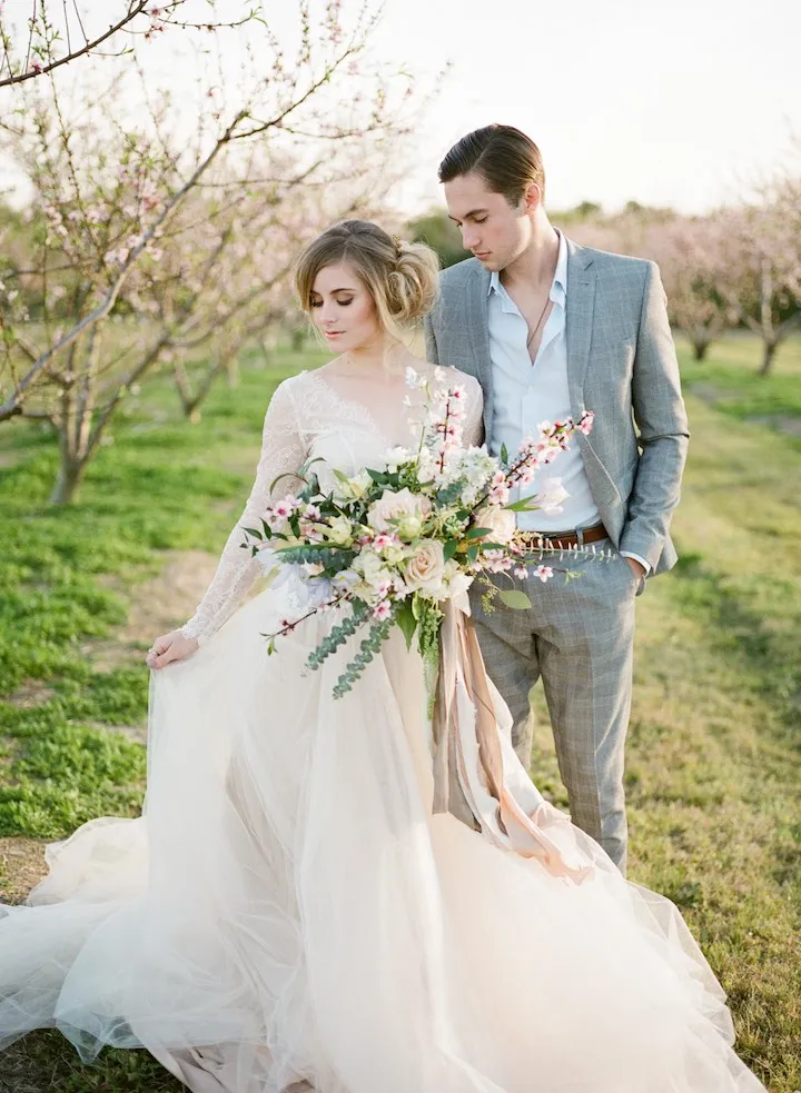 Classic Lace Top Tulle Ball Gown Long Sleeves Wedding Dresses,DB0154