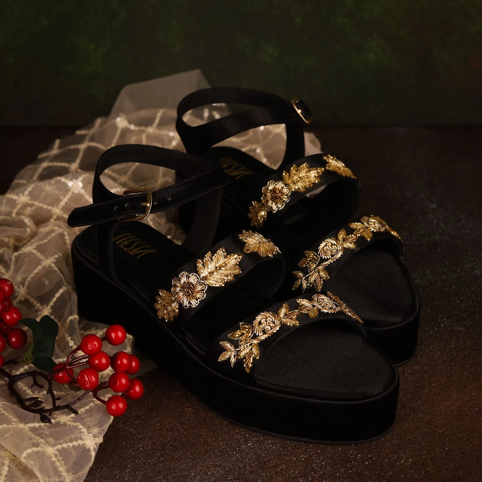 Motif (Gold) Black Wedges