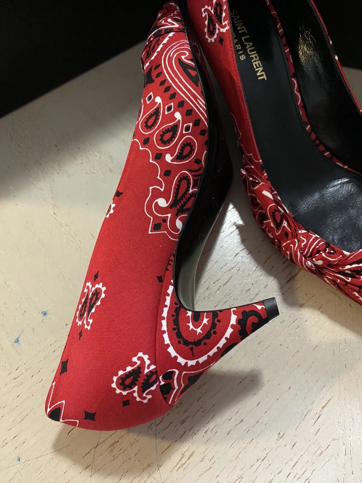 NIB $895 Saint Laurent Women Bandana Dress Shoes Red 9 US ( 39 Eu )