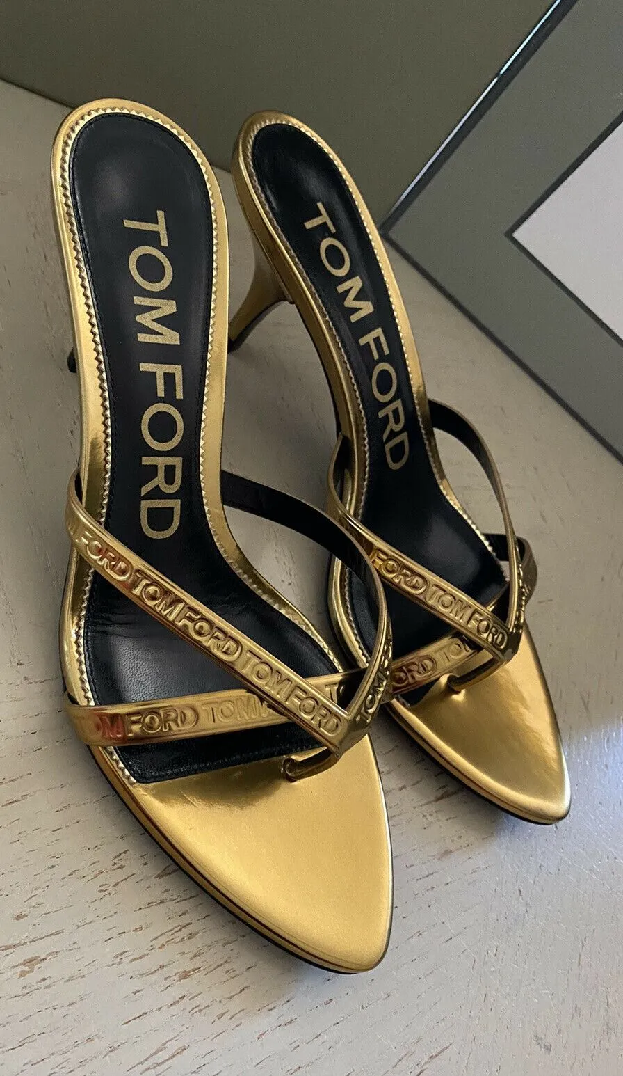 NIB $990 Tom Ford Women Leather Logo Thong Sandal Shoes Gold 8 US/38 Eu Italy