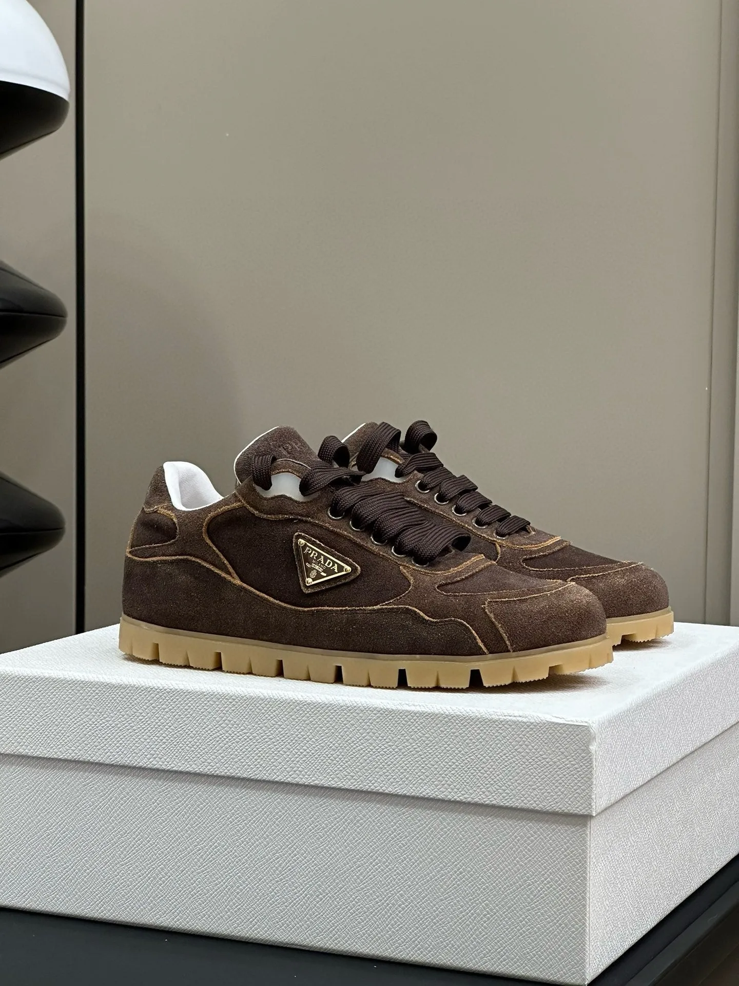 PRA TRAIL FADED SUEDE SNEAKERS BROWN