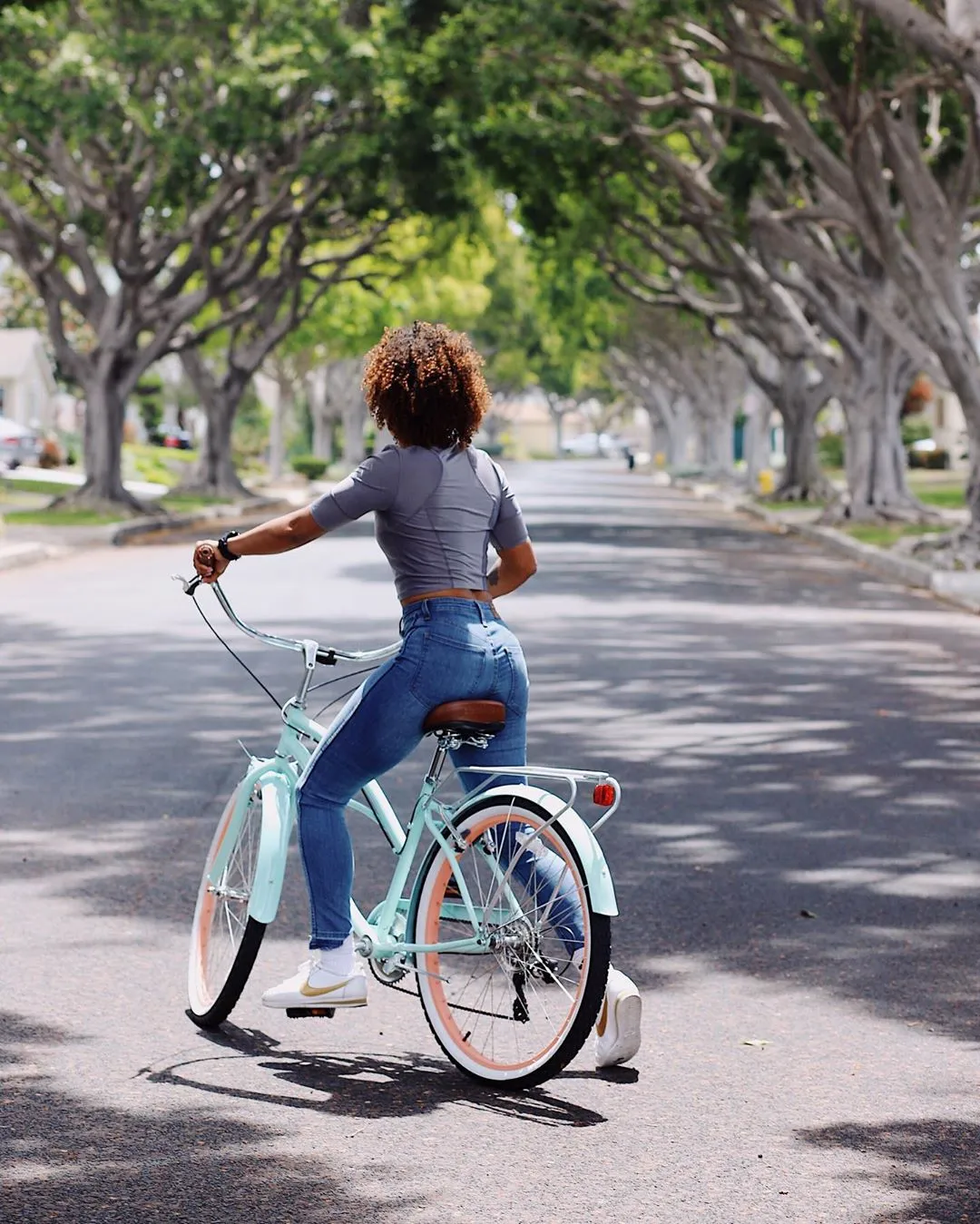 sixthreezero Scholar Woman Single Speed 26" Cruiser Bicycle