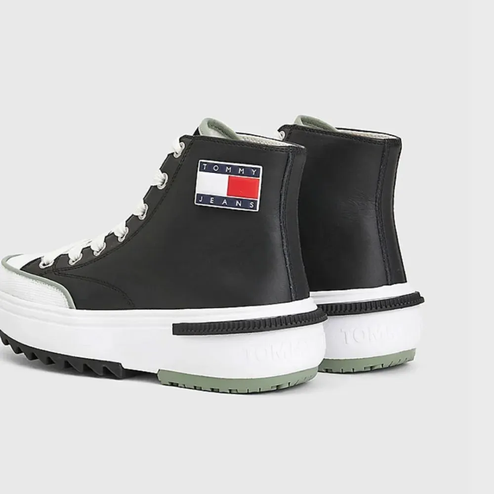 Tommy Hilfiger Chunky Cleat Leather Trainers Women - BLK