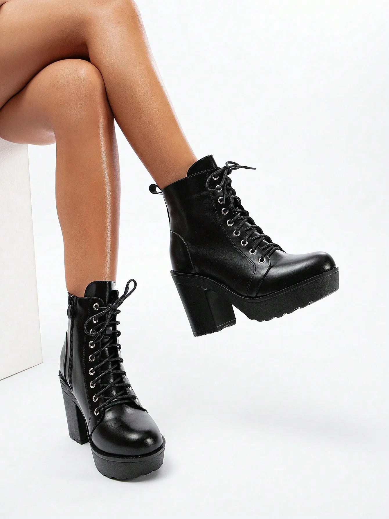 Women Minimalist Lace Up Front Chunky Heeled Combat Boots