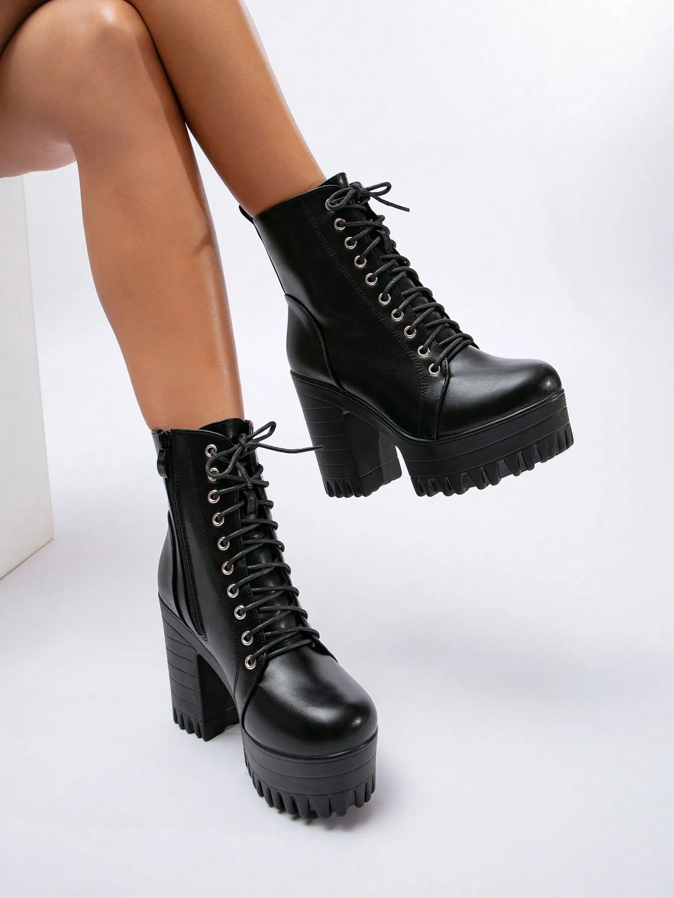 Women Minimalist Lace Up Front Chunky Heeled Combat Boots