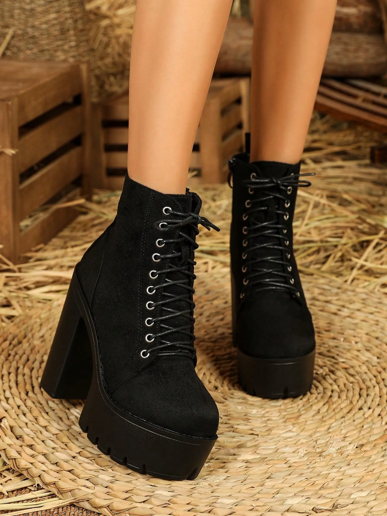 Women Minimalist Lace Up Front Chunky Heeled Combat Boots